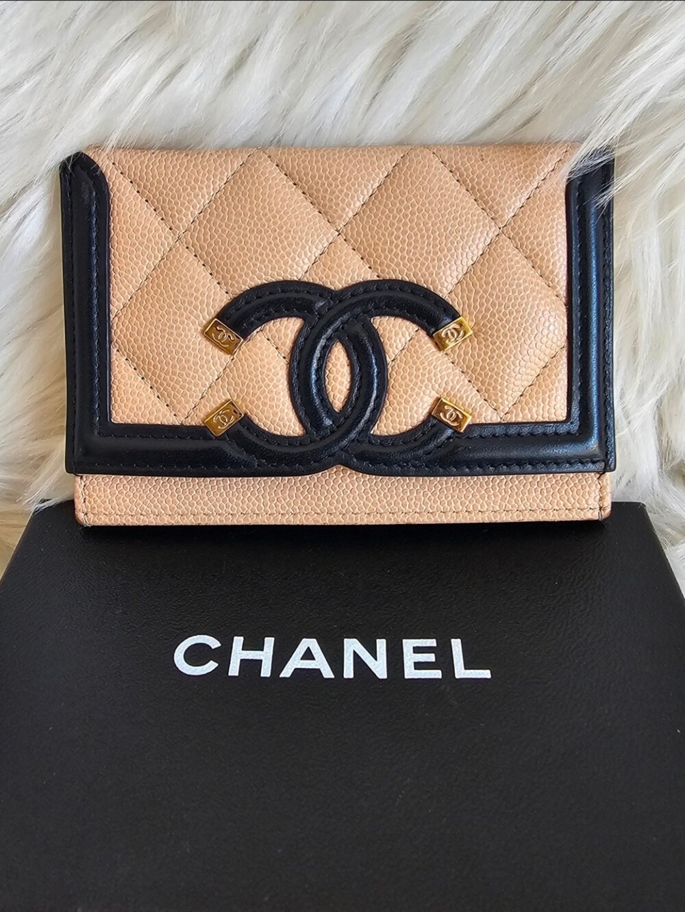 🖤 Chanel Filigree Cardholder 🖤